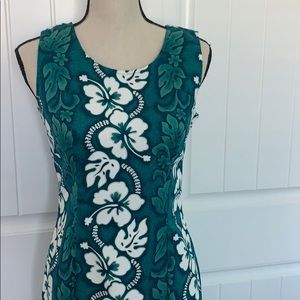 KY’s International Fashion Hawaiian 🌺 Dress. NWOT